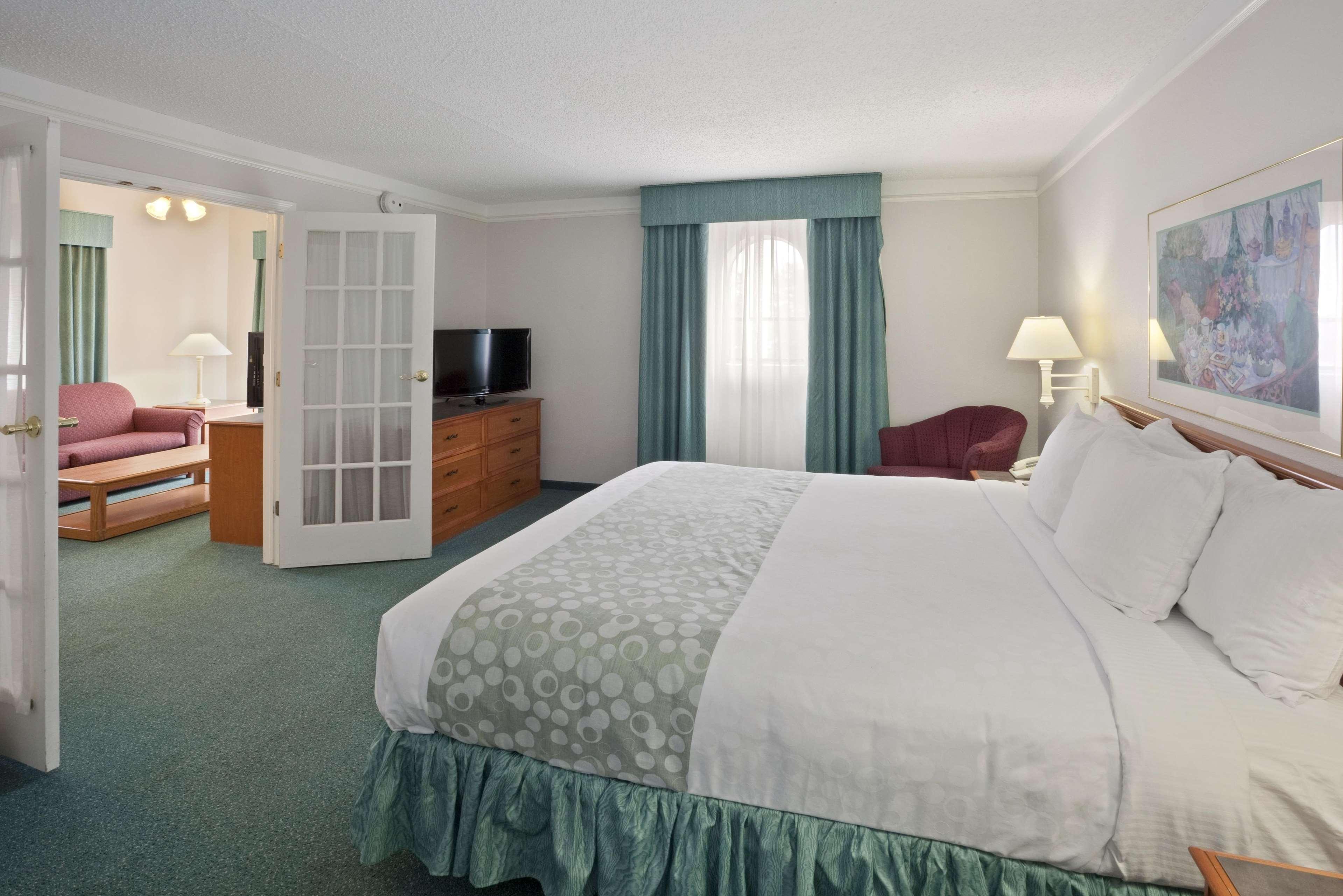 La Quinta Inn By Wyndham Omaha West Екстериор снимка