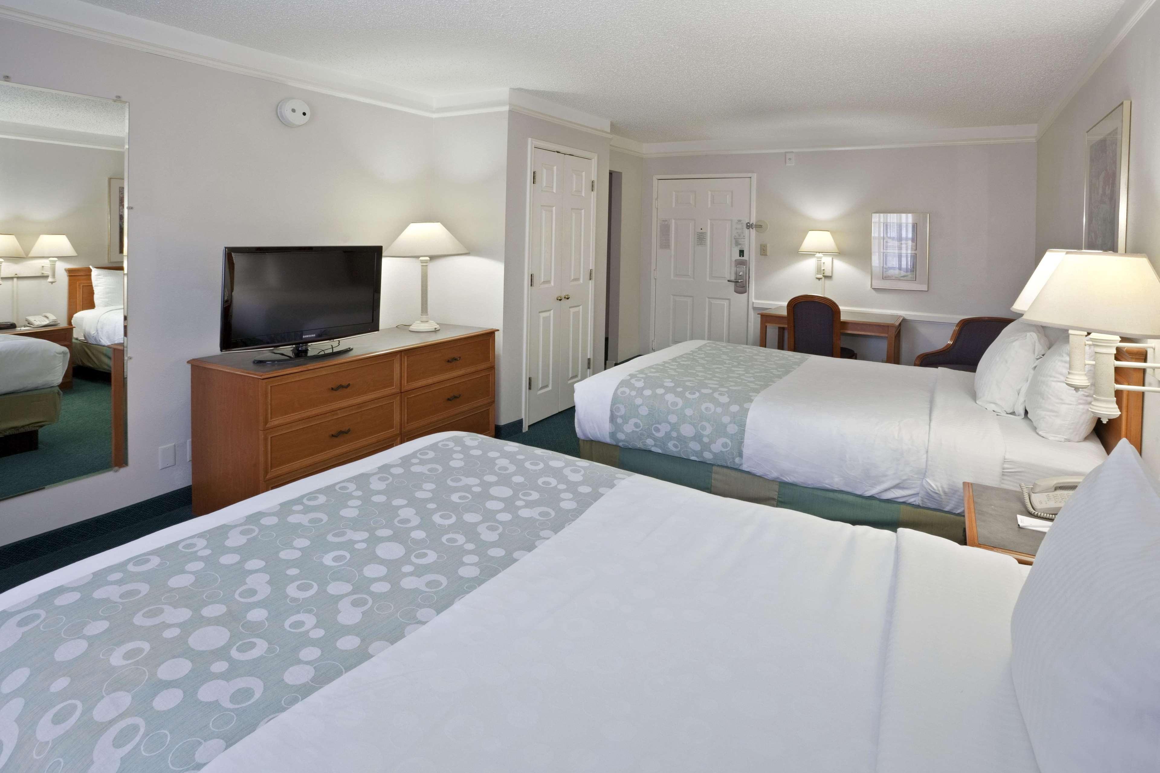 La Quinta Inn By Wyndham Omaha West Екстериор снимка