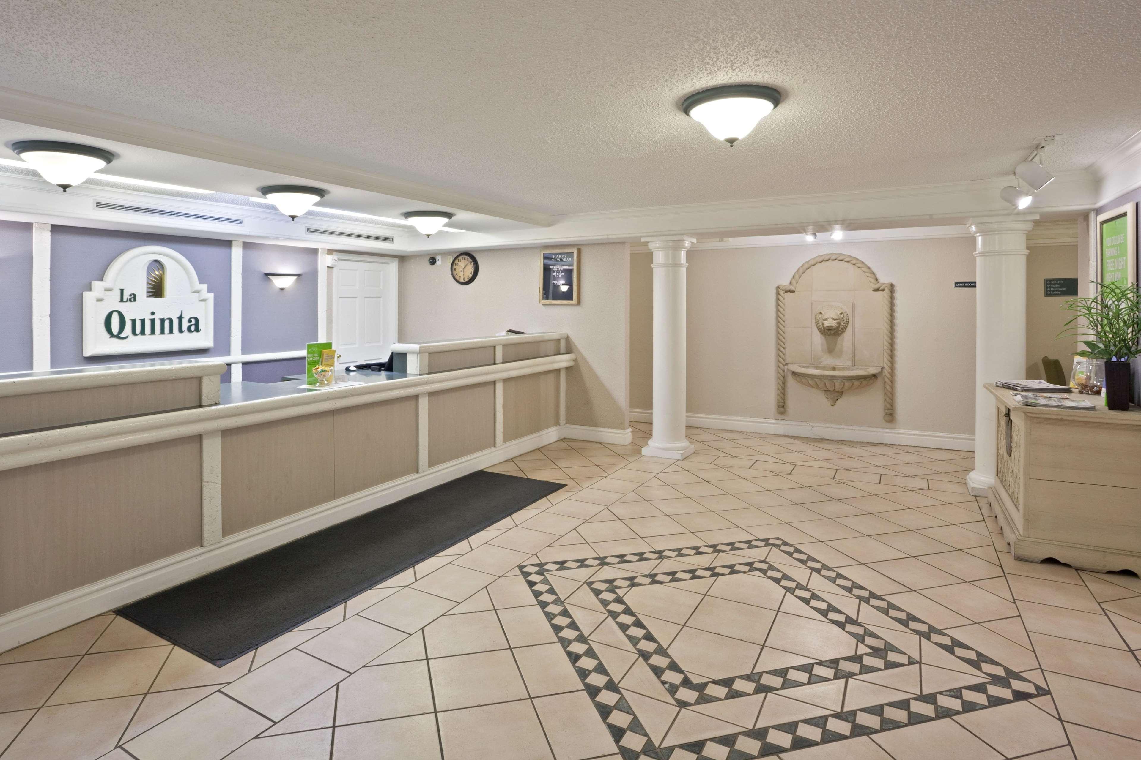 La Quinta Inn By Wyndham Omaha West Екстериор снимка