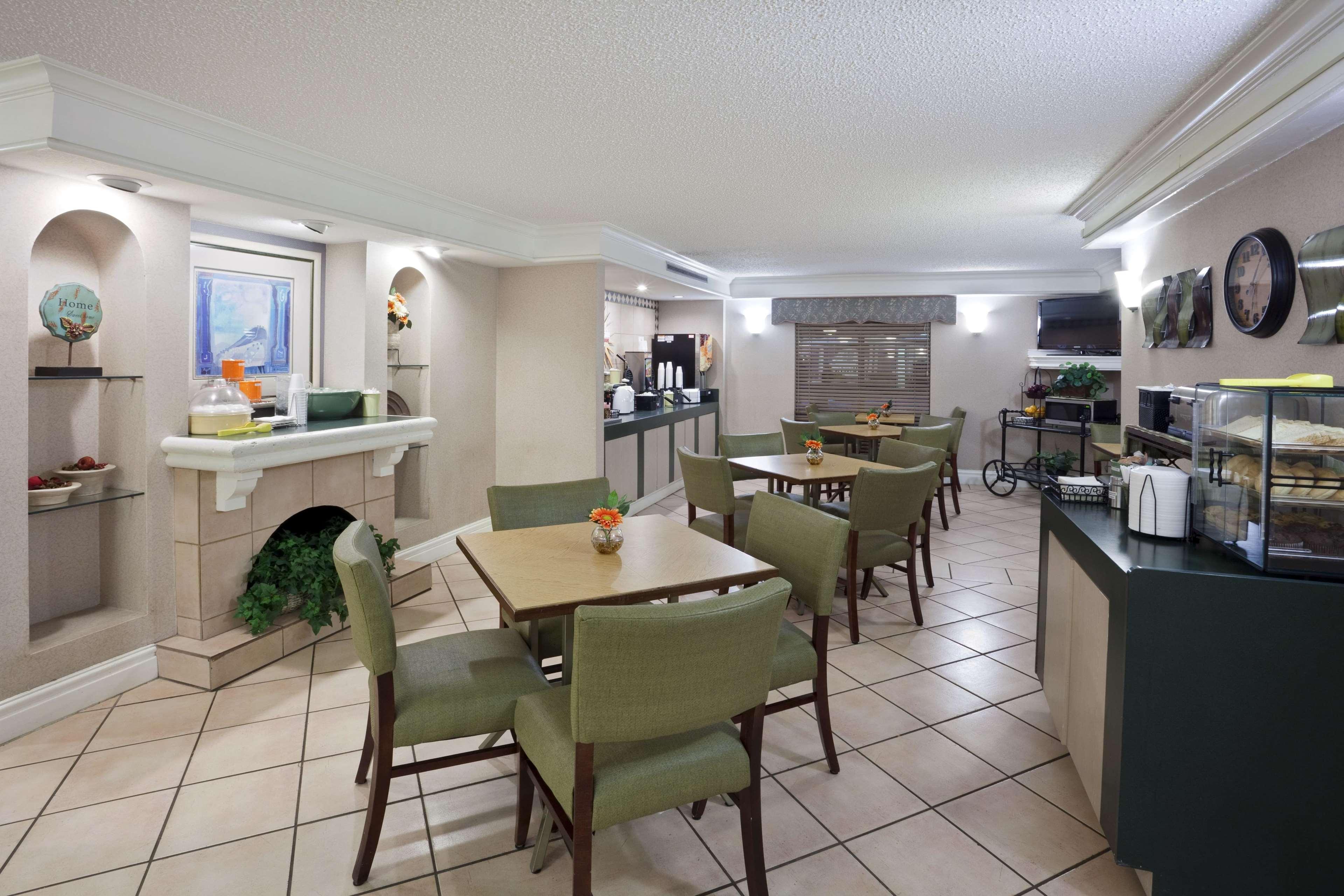 La Quinta Inn By Wyndham Omaha West Екстериор снимка