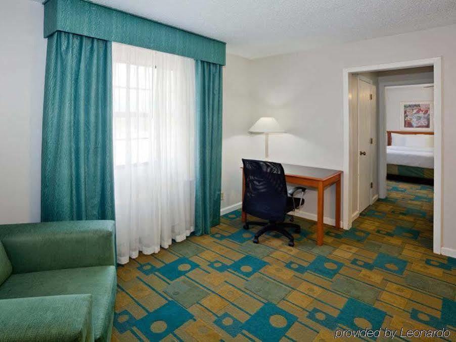 La Quinta Inn By Wyndham Omaha West Екстериор снимка